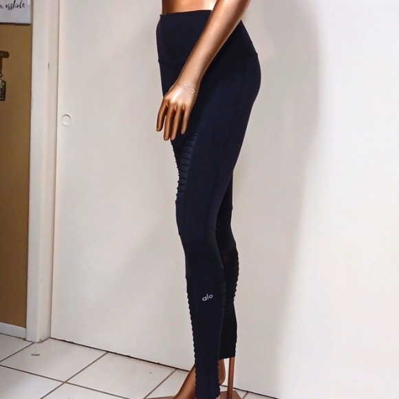 alo Yoga Moto Style Leggings - Picture 2 of 5
